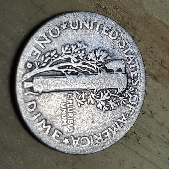 Collectable Rare 1941 D Mercury Dime - Picture 4 of 4